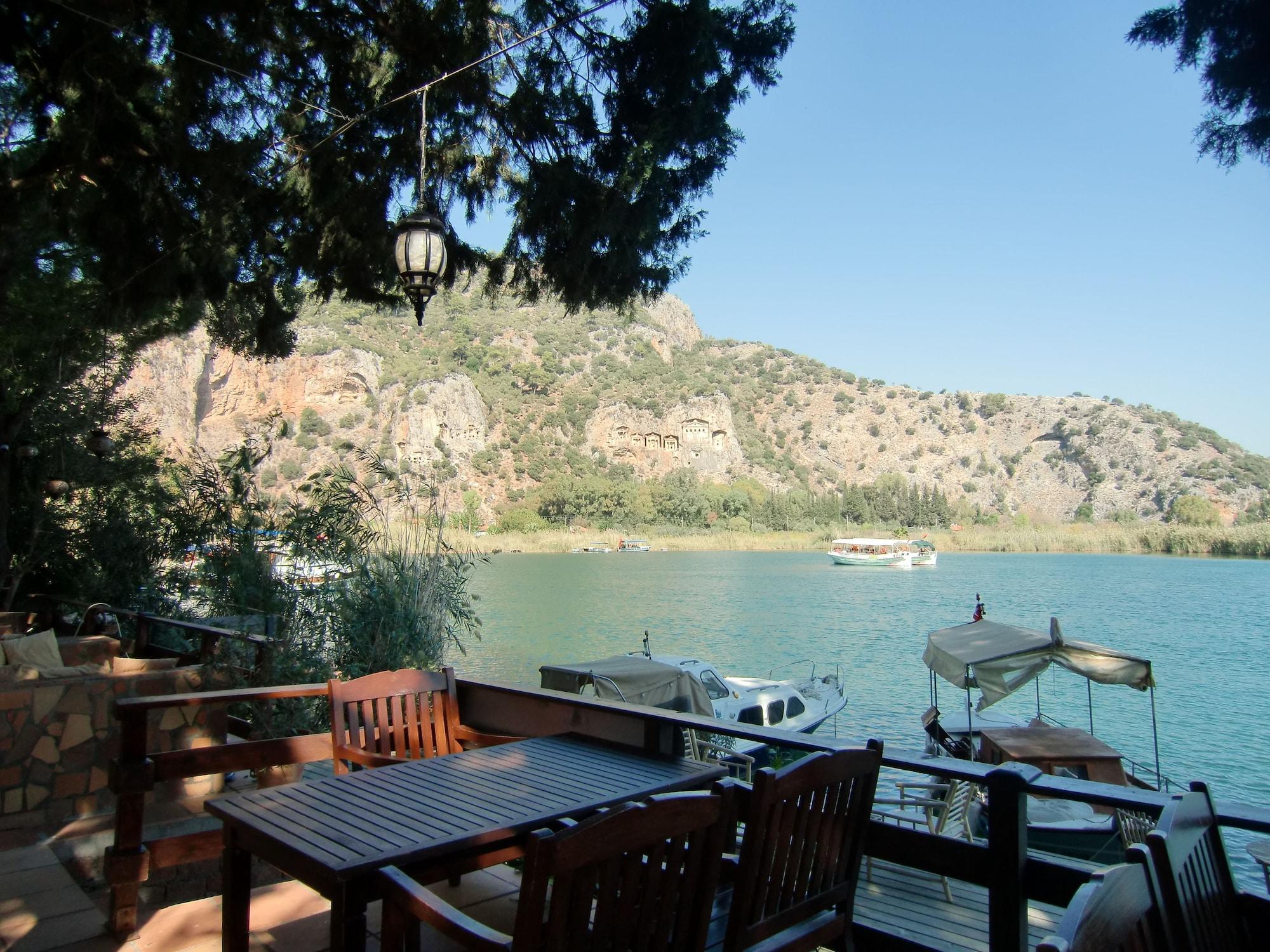 Restaurant Happy Caretta Hotel
