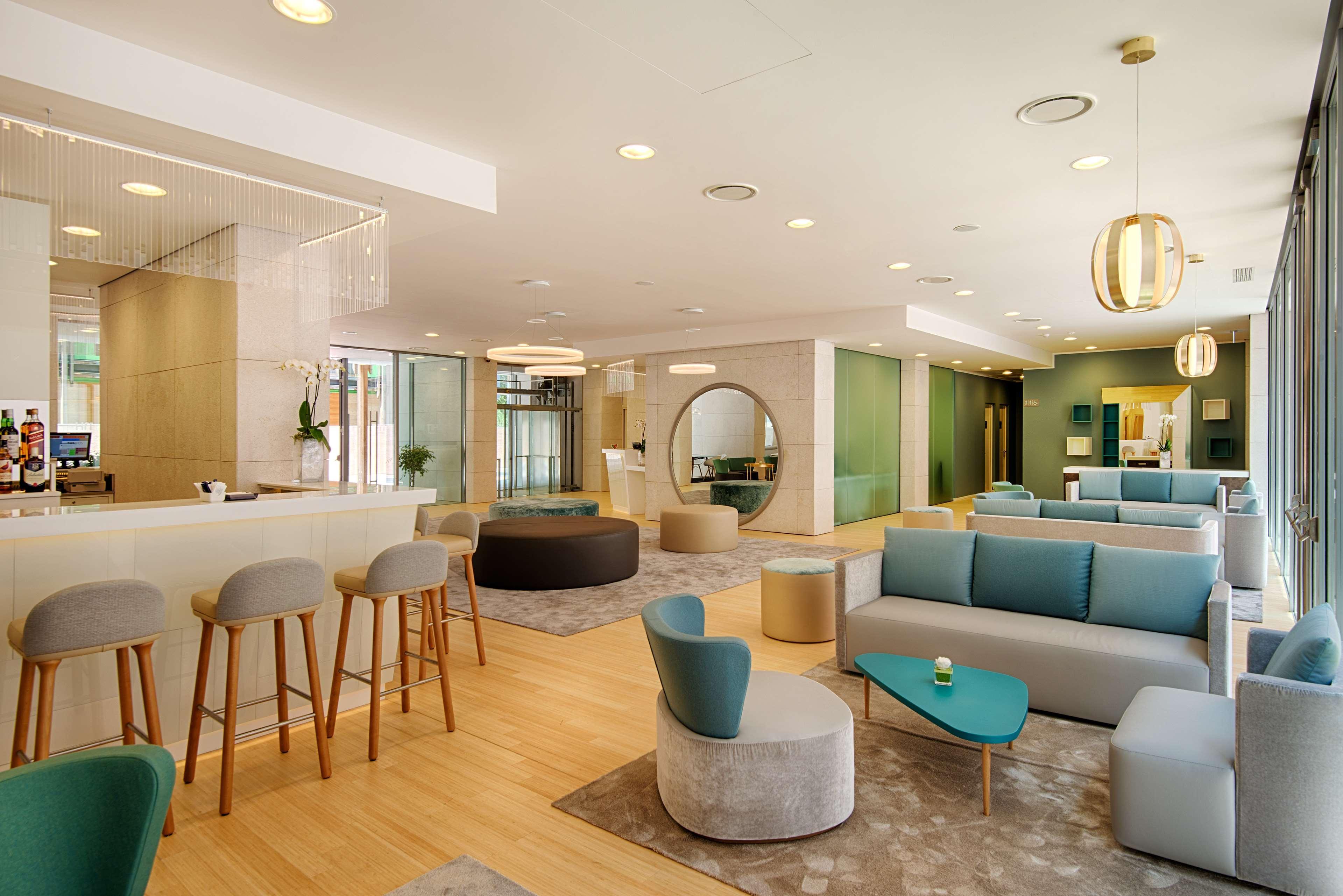 Bar/Salón NH Trento