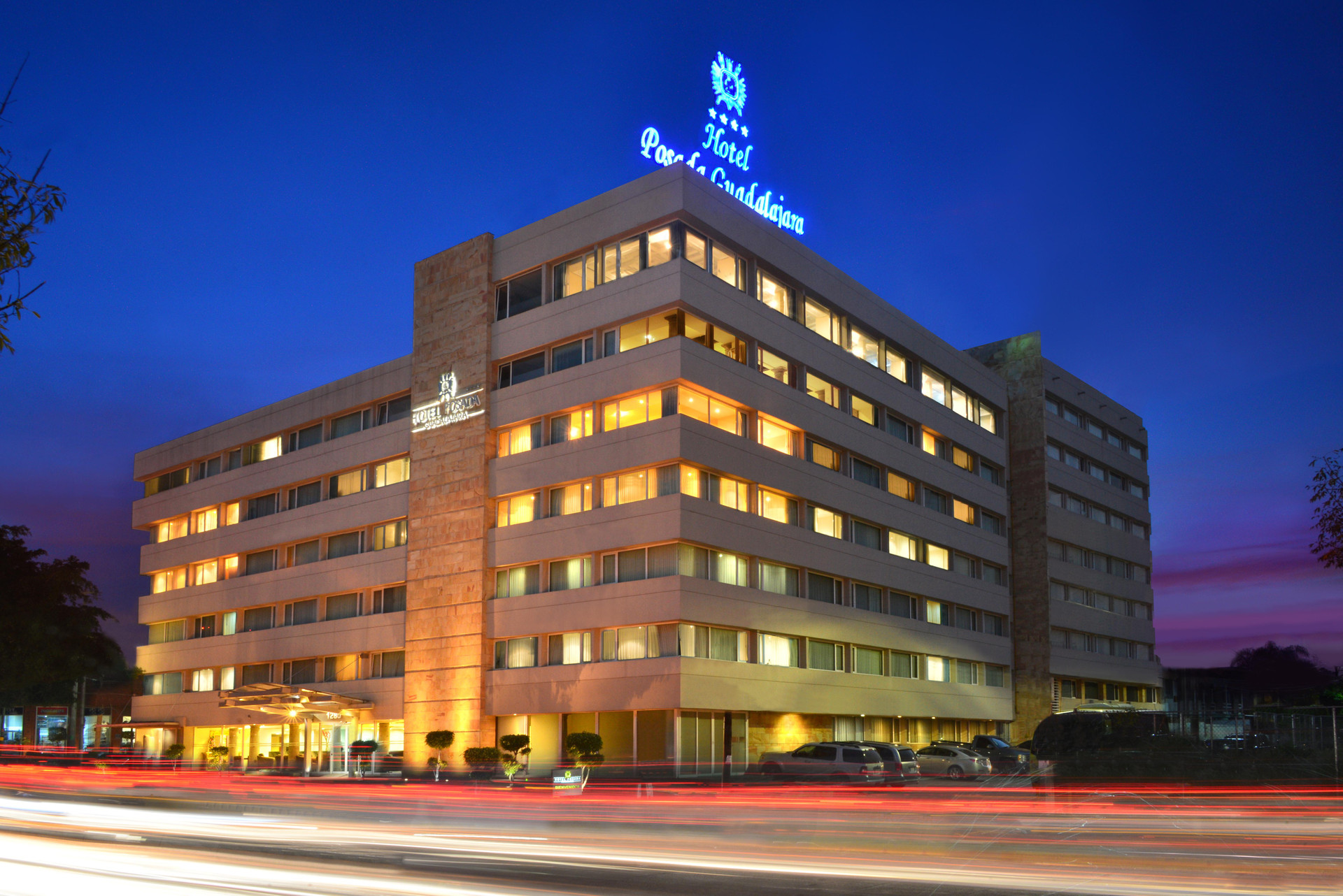 Vista Exterior Hotel Indigo Guadalajara Expo