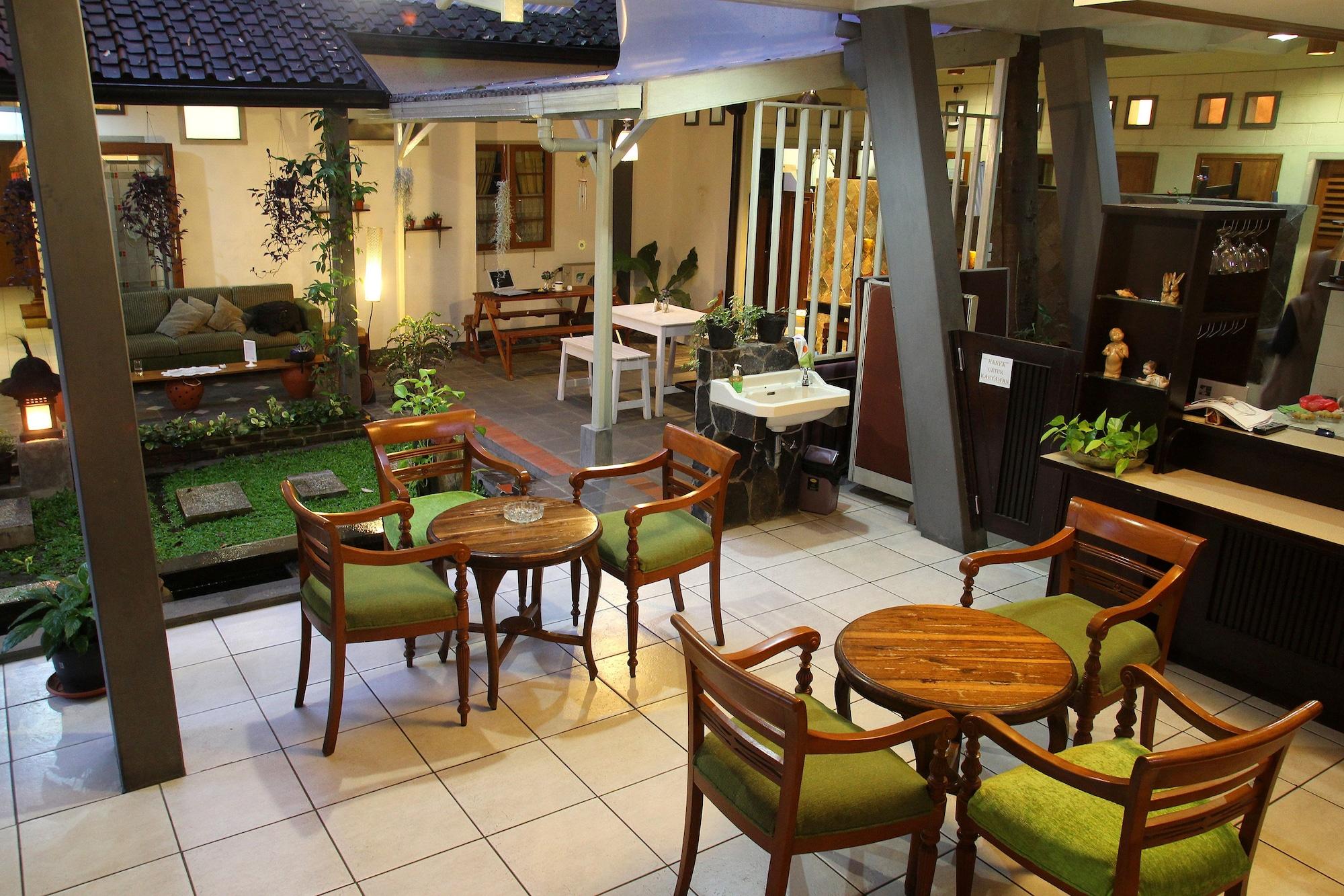 Bar/Salón Rumah Asri Bed And Breakfast