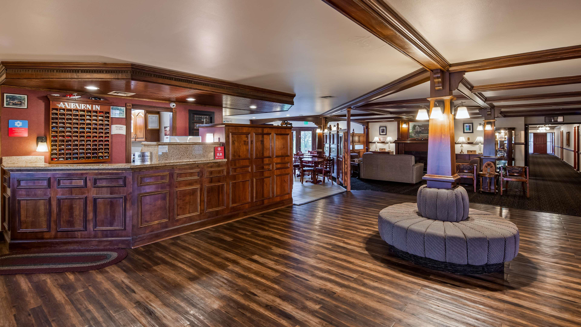Vista Lobby SureStay Plus Hotel by Best Western Auburn