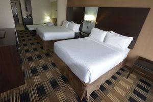 Alojamiento - Holiday Inn Express & Suites Ottawa East - Orleans by IHG