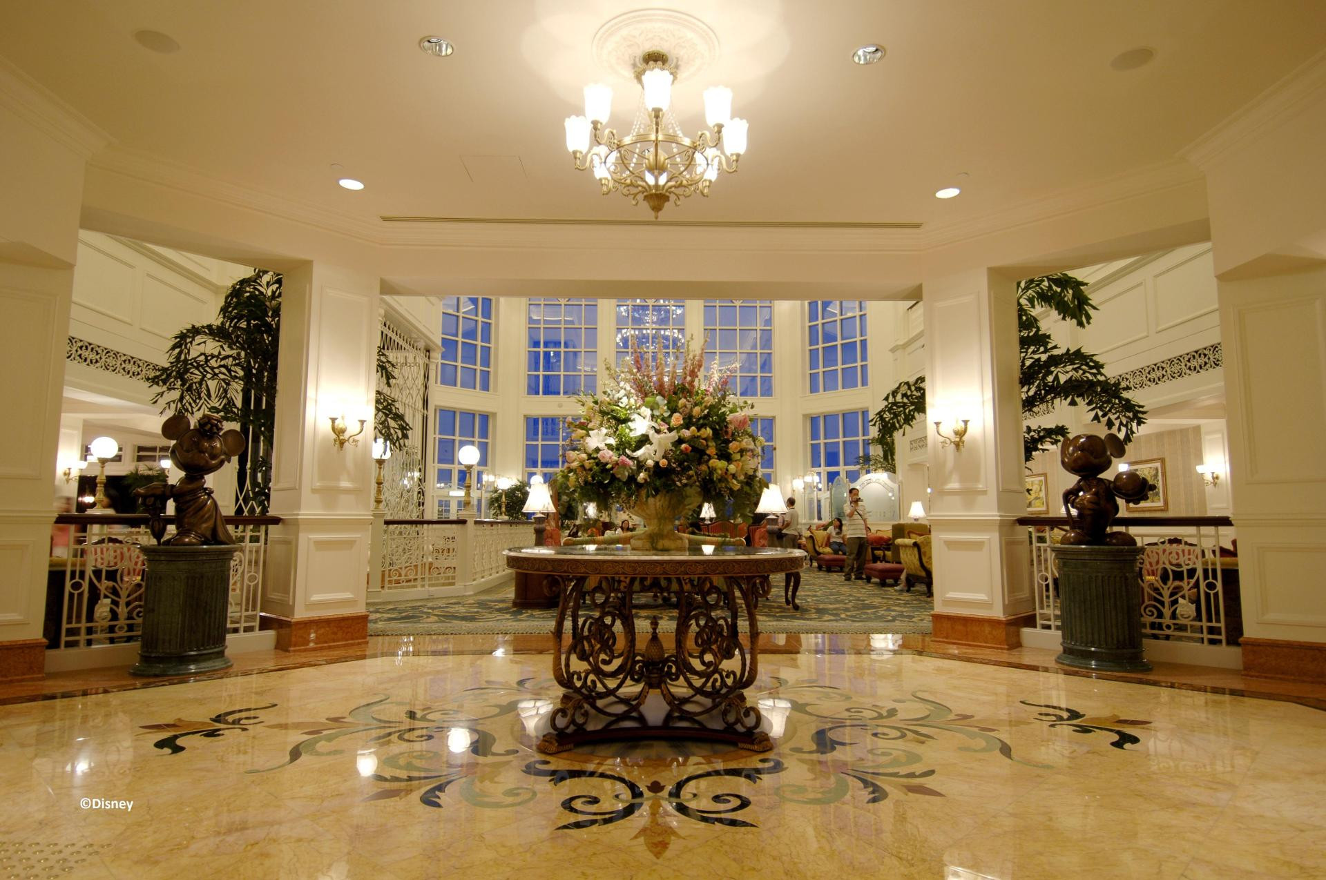 Vista Lobby Hong Kong Disneyland Hotel