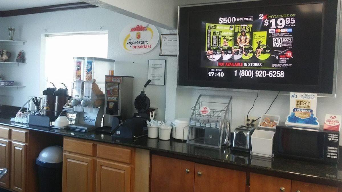 Restaurant Super 8 by Wyndham Dumas TX