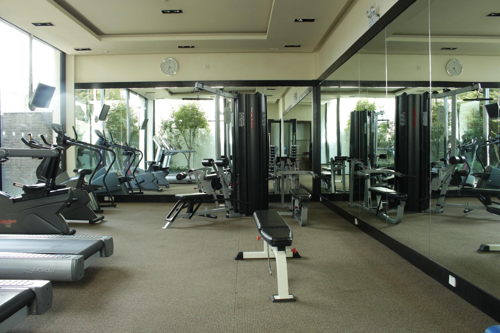 Gimnasio Banyan Tree Lijiang