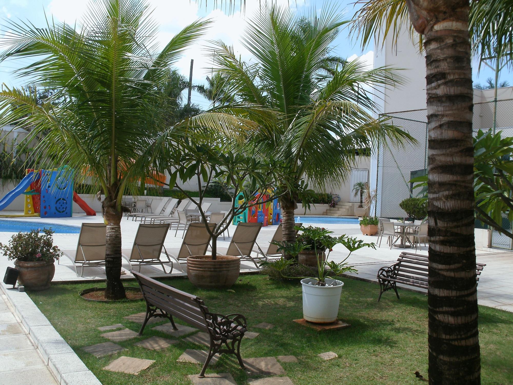 Vista Piscina Itu Plaza Hotel
