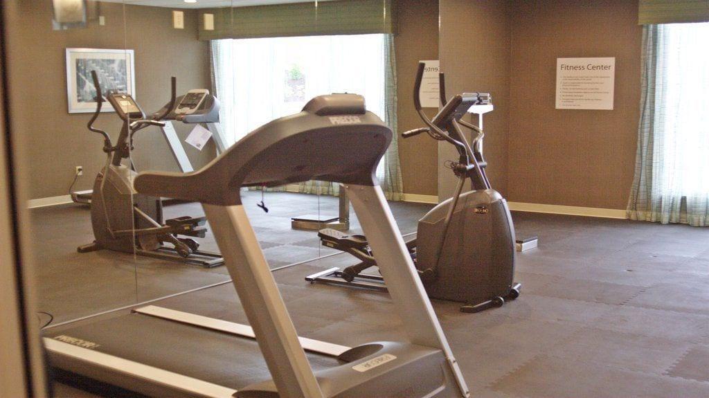 Gimnasio Holiday Inn Guin by IHG