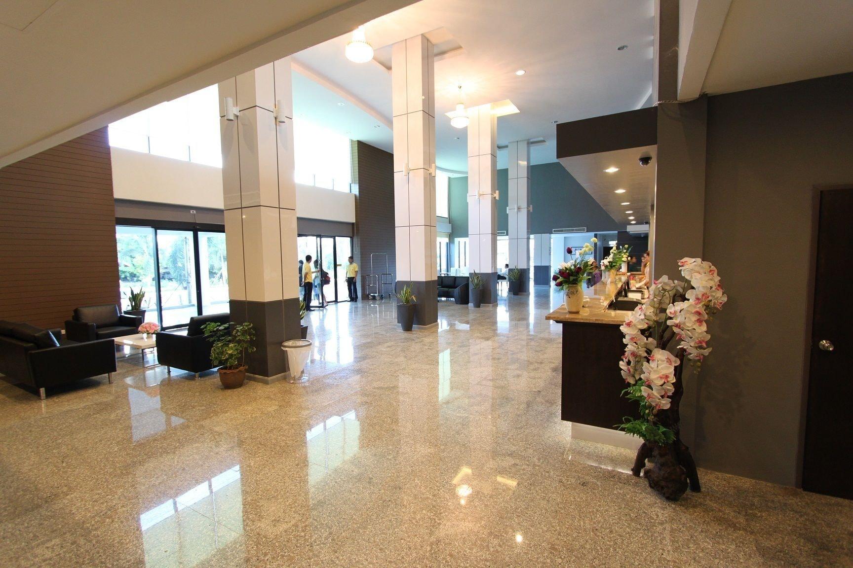Vista Lobby S Tara Grand Hotel