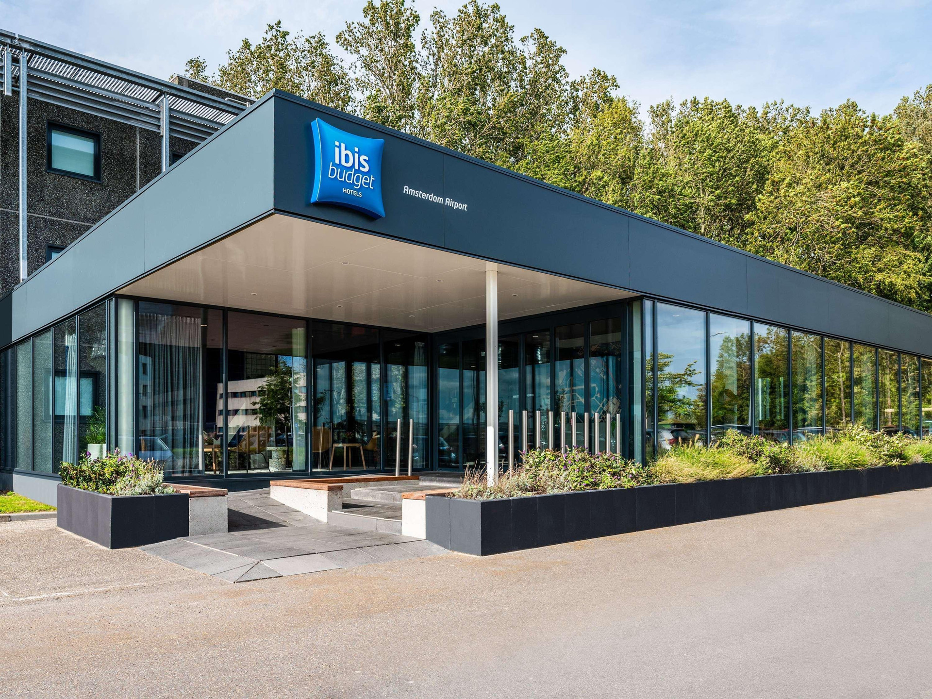 Varios ibis budget Amsterdam Airport