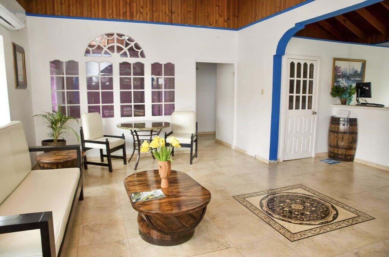 Vista Lobby Rum Runners Resort