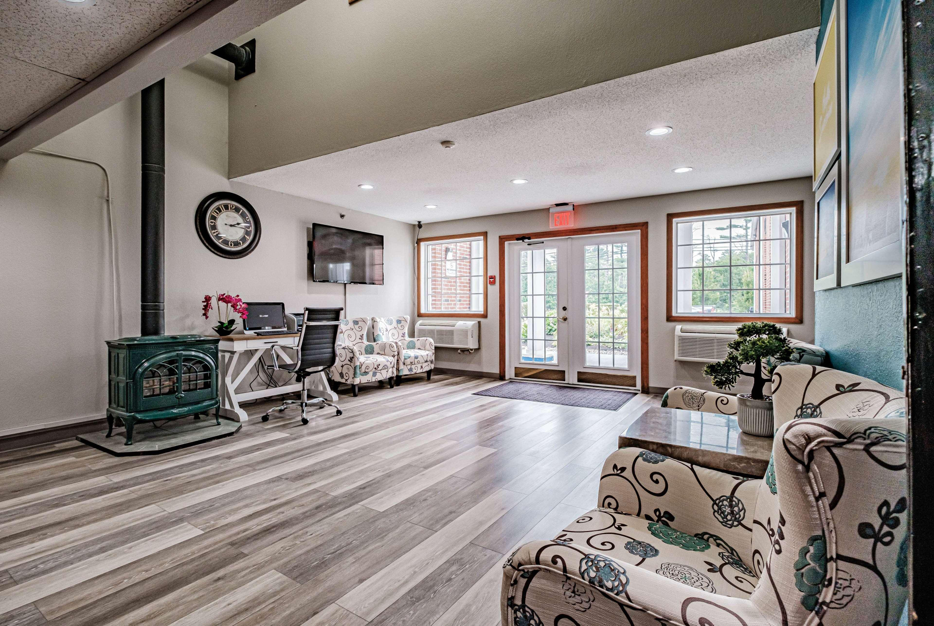 Vista Lobby Days Inn By Wyndham Brunswick Bath Area