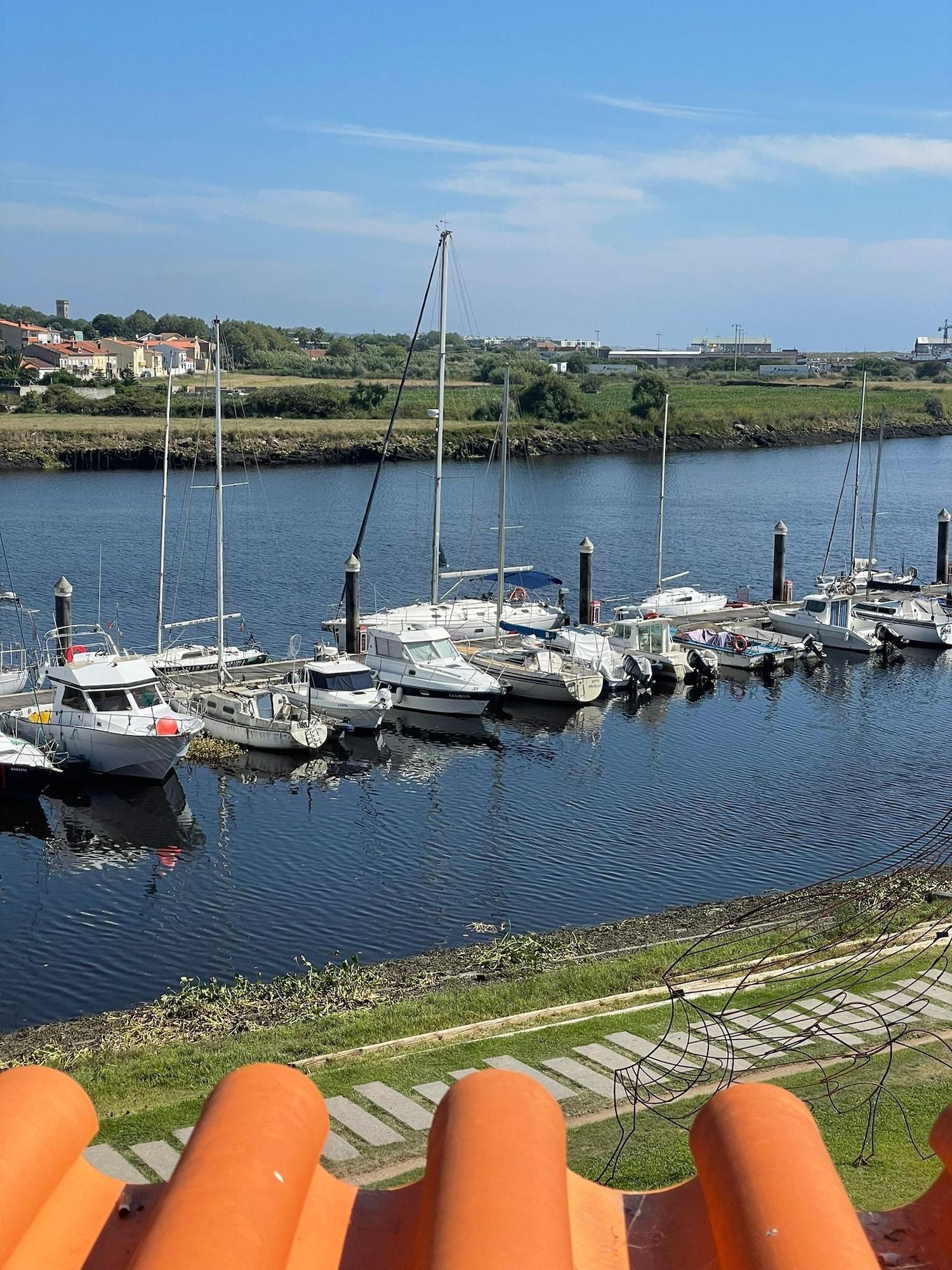 Varios Naval Guest House & Bistrô