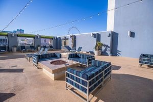 Alojamiento - 2100 SqFt Penthouse Suite W/ Strip Views! POOL GYM