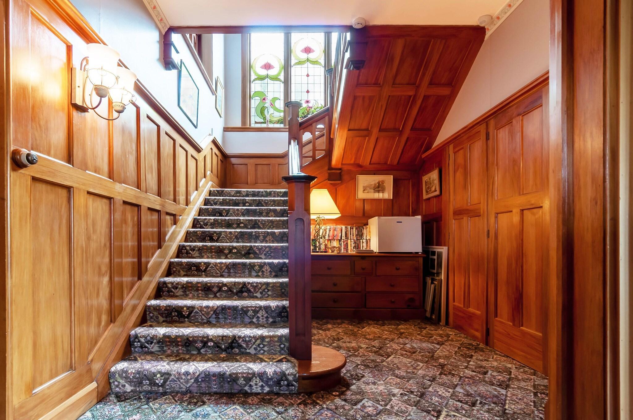 Bar/Salón Dyers House