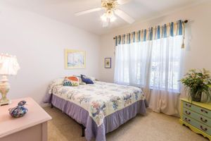 Alquiler Vacacional - Breeze Blu Inn Fenced yard, Pups Welcome, Beautiful ,Peaceful, Perfect location.