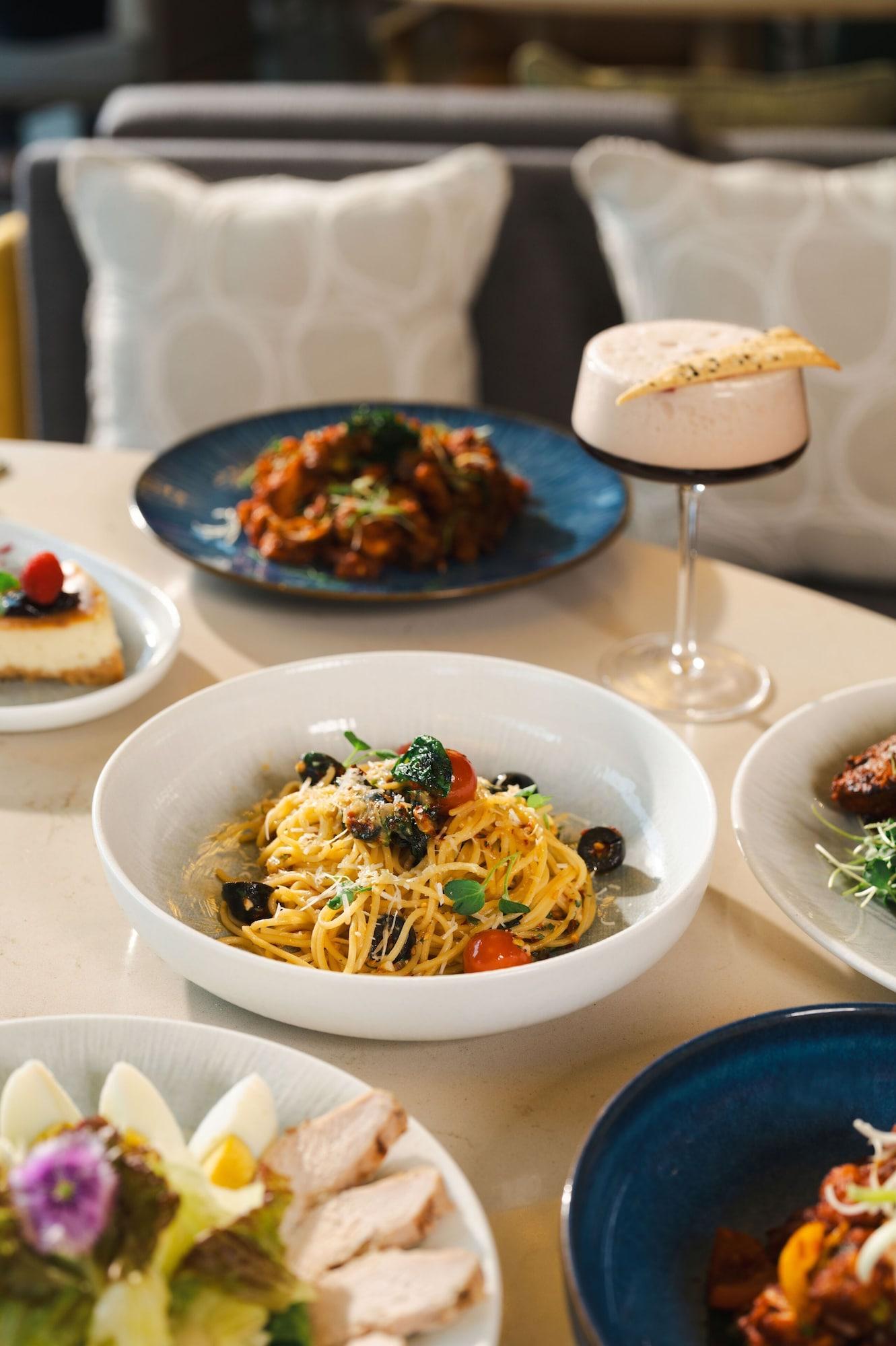 Restaurant Hilton Garden Inn Mumbai International Airport