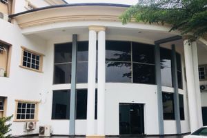 Alojamiento - De Brit Hotel