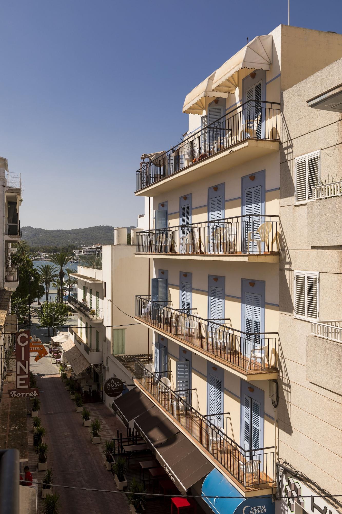 Vista Exterior Hostal Ferrer