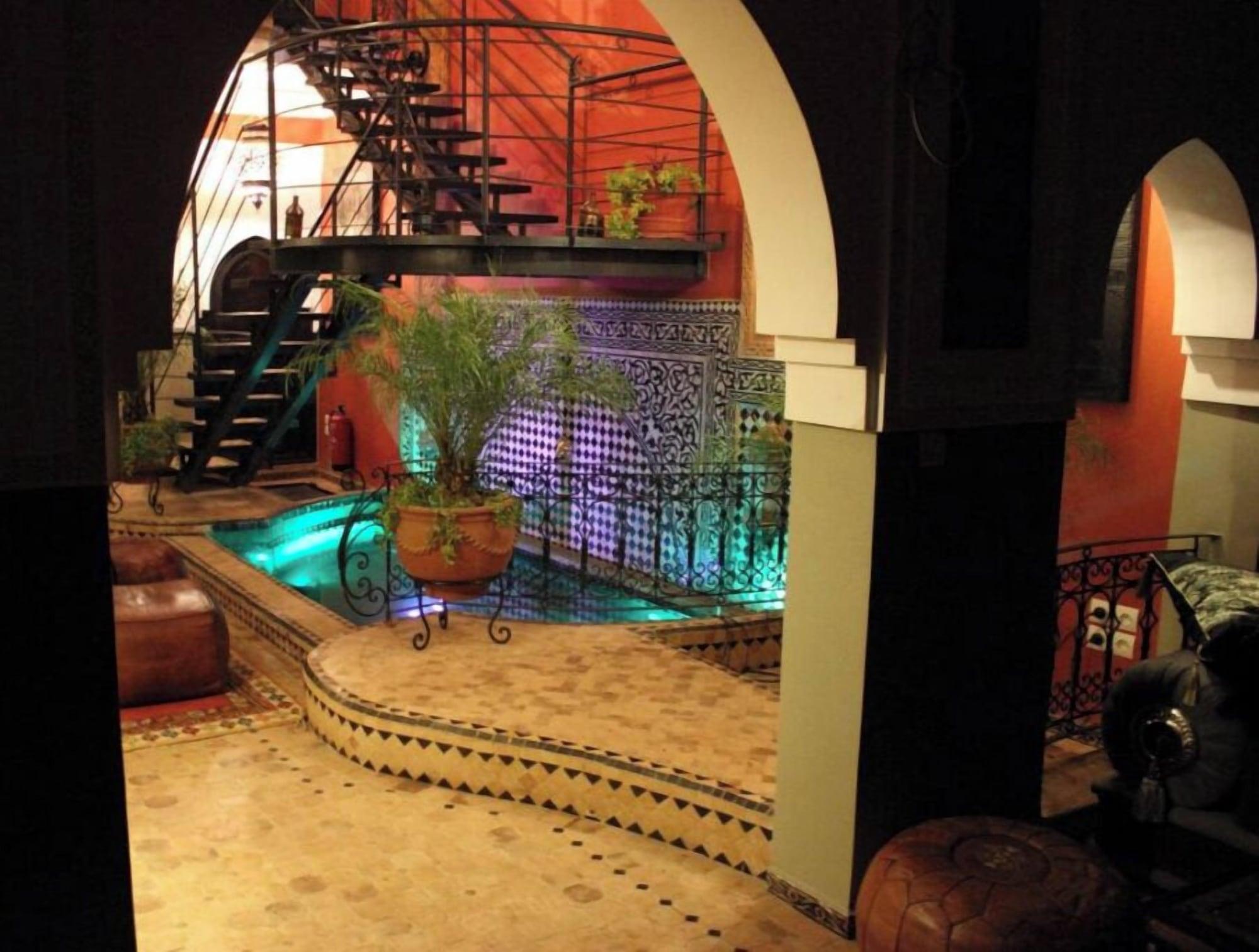 Vista Piscina Riad Kantarell