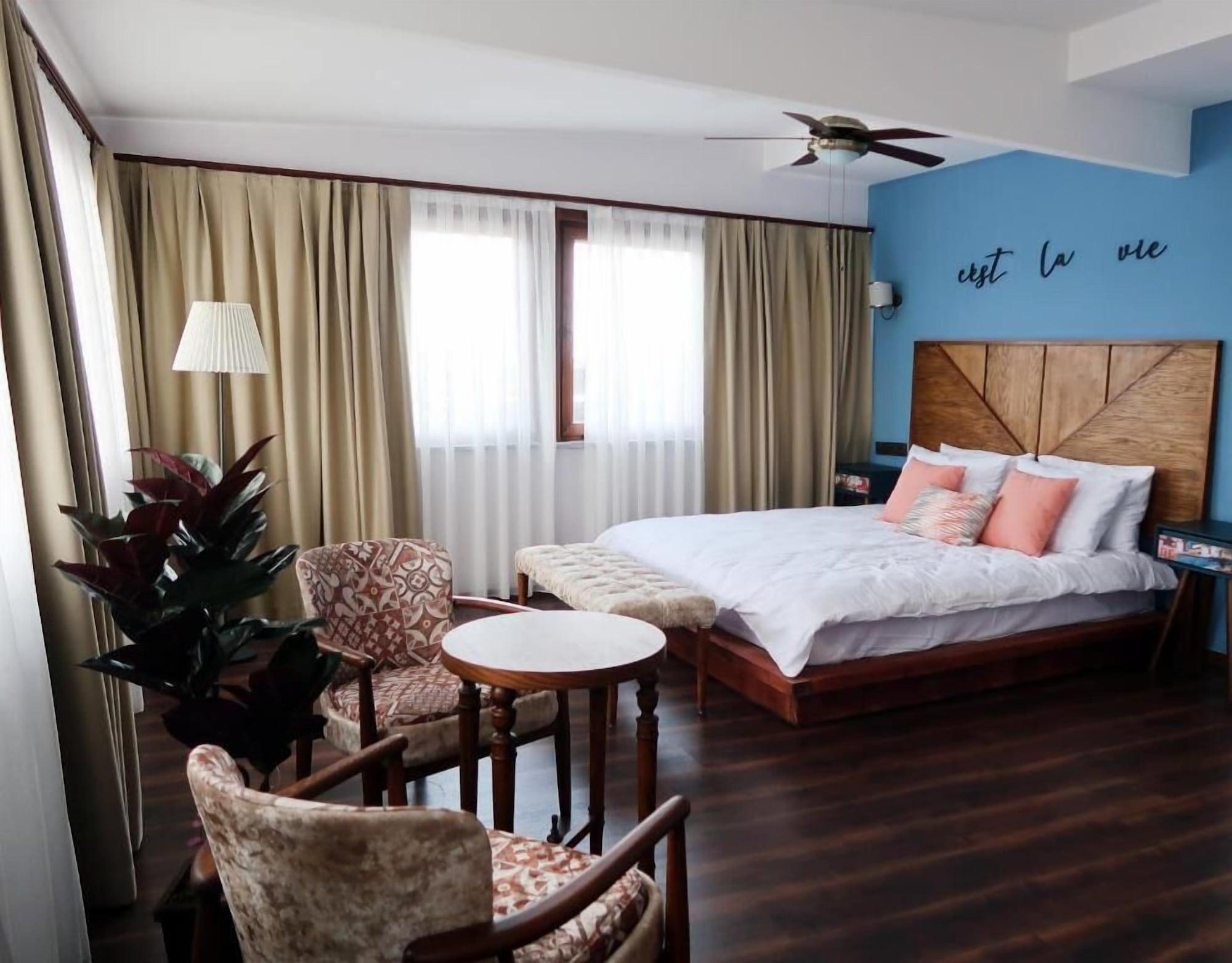 Habitación Fuego Design Suites