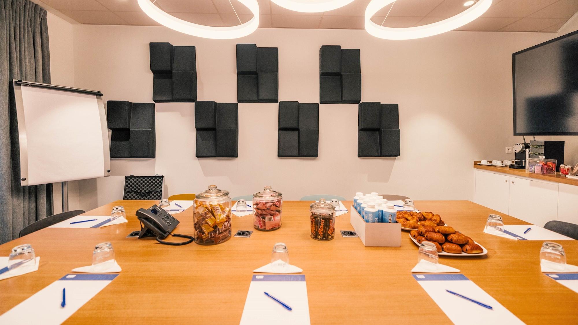 Sala de Reuniones Holiday Inn Express Paris - CDG Airport by IHG