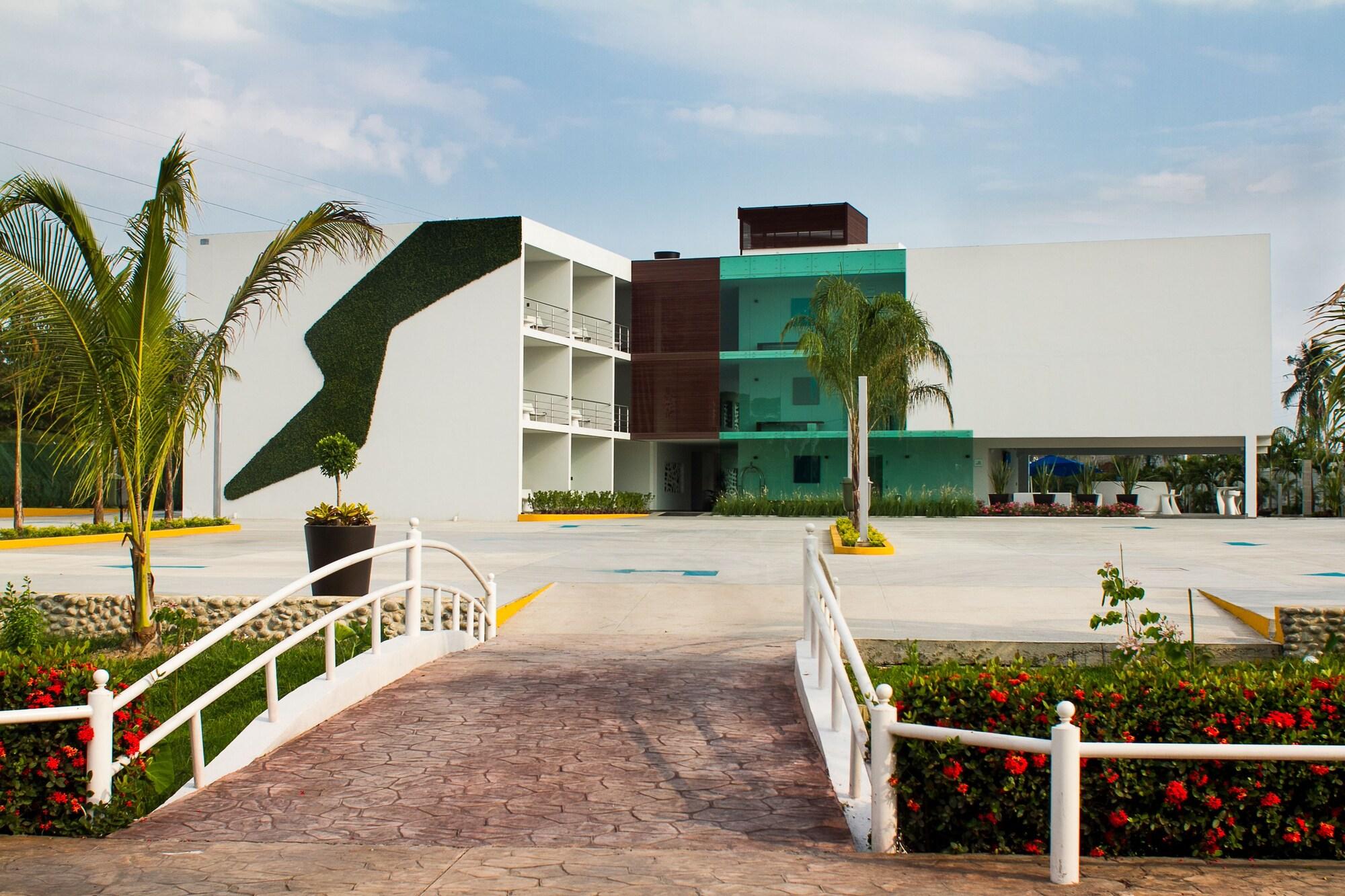 Vista Exterior Hotel Aqua Spa & Resort