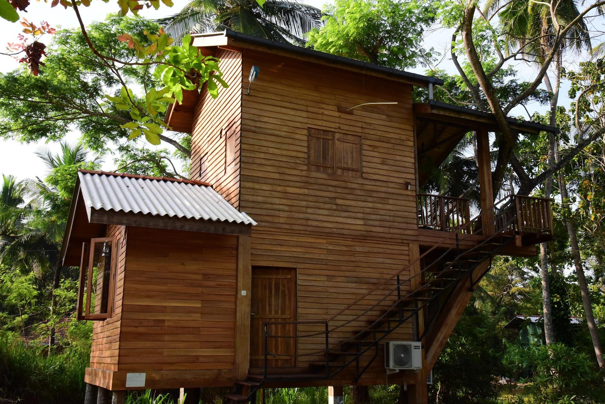 Varios Wilpattu Tree House Hotel