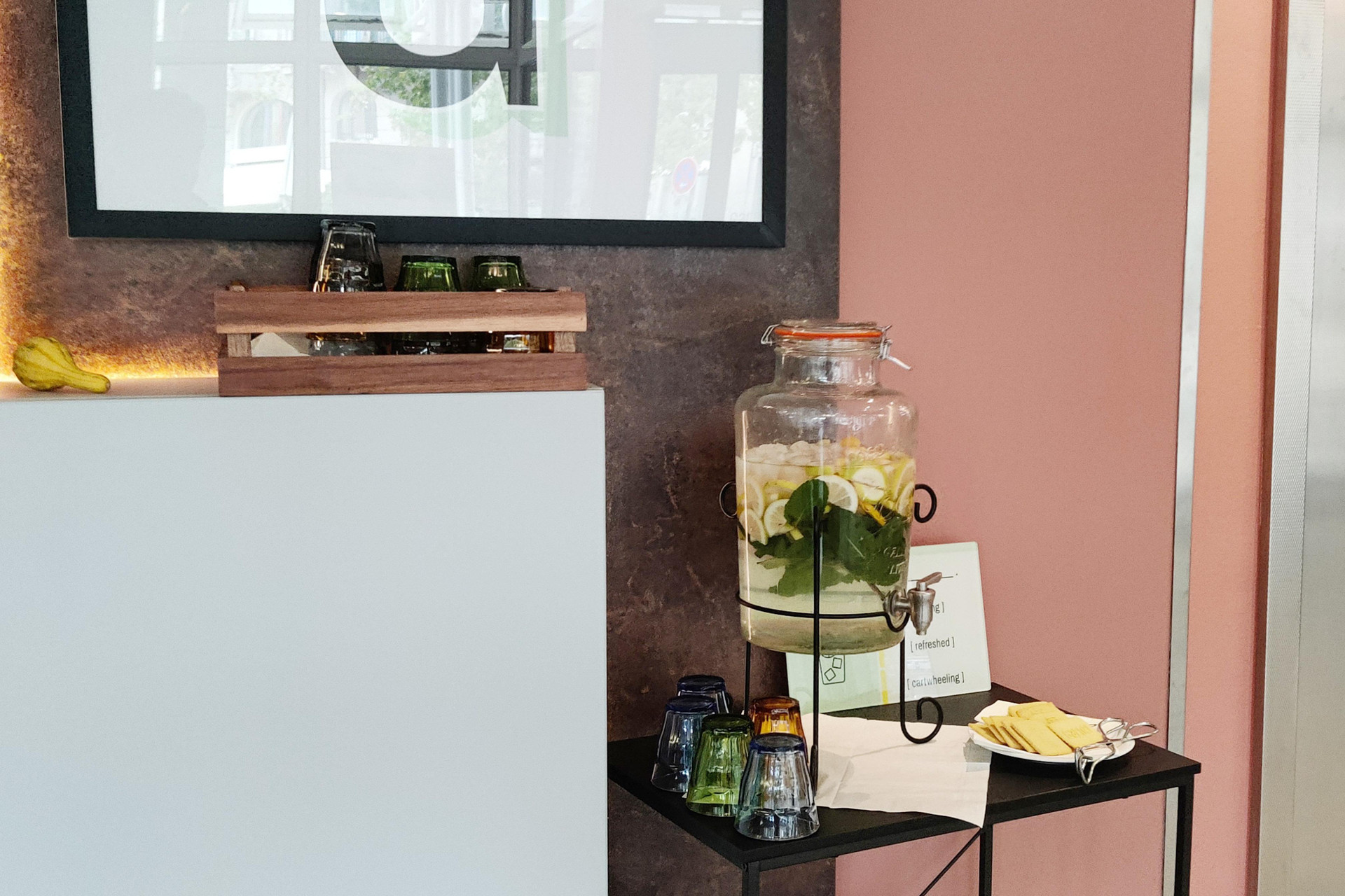 Vista Piscina Garner Hotel Wiesbaden City by IHG