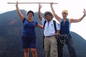 Actividad - Excursión de 1 día al Volcán Pacaya + Aguas Termales