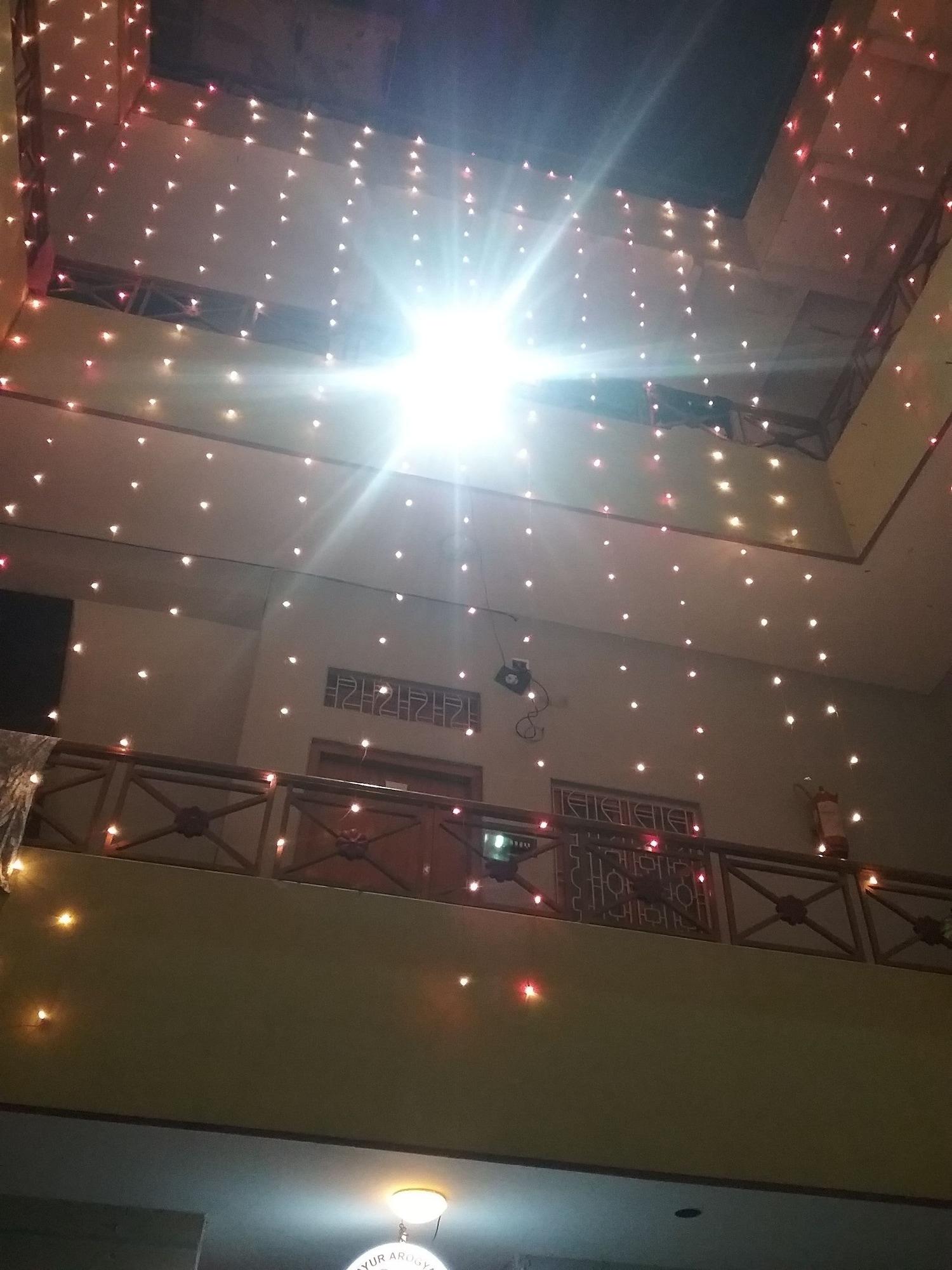 Vista Exterior Teerth Guest House