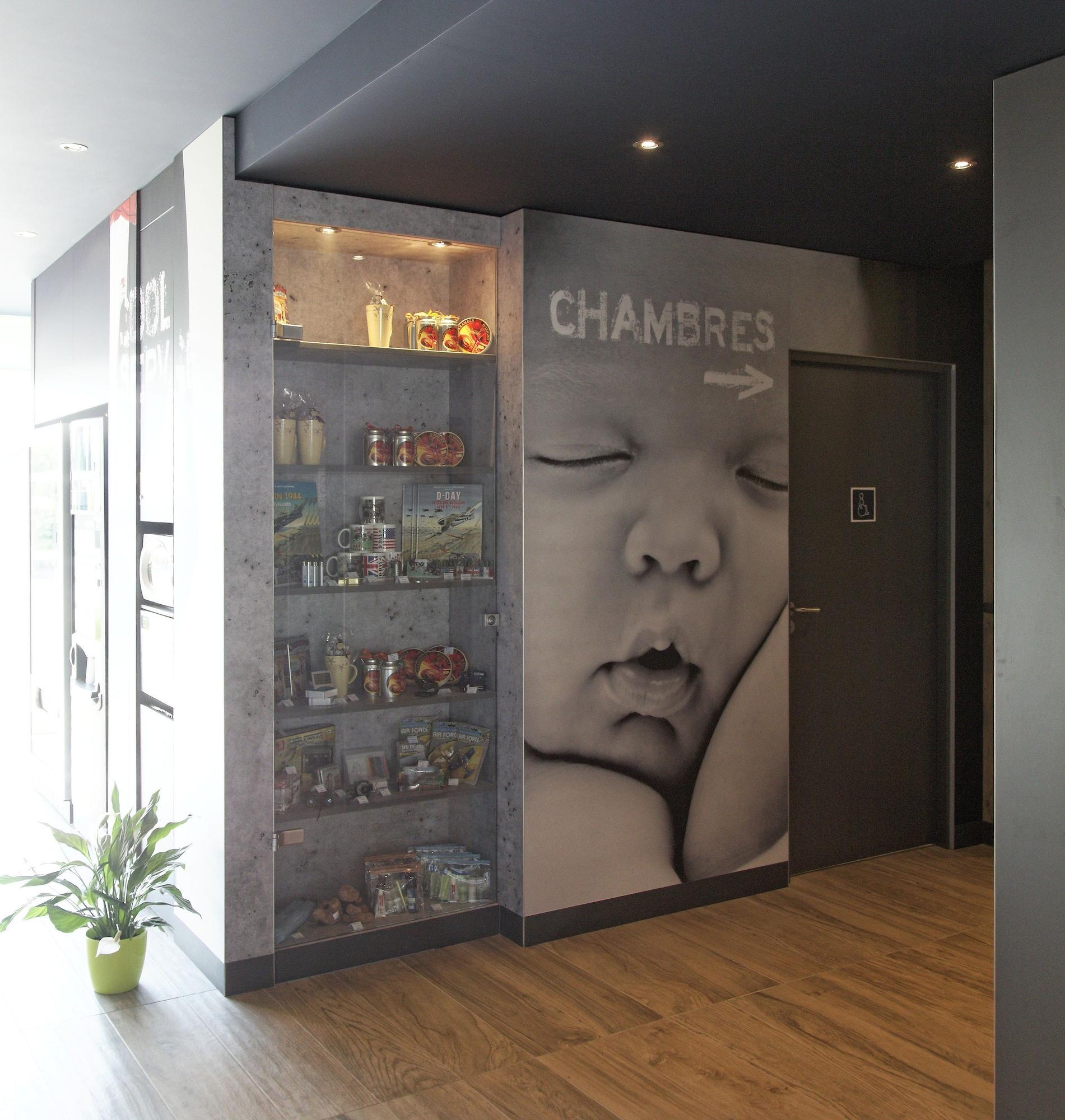 Vista Lobby ibis budget Cherbourg La Glacerie