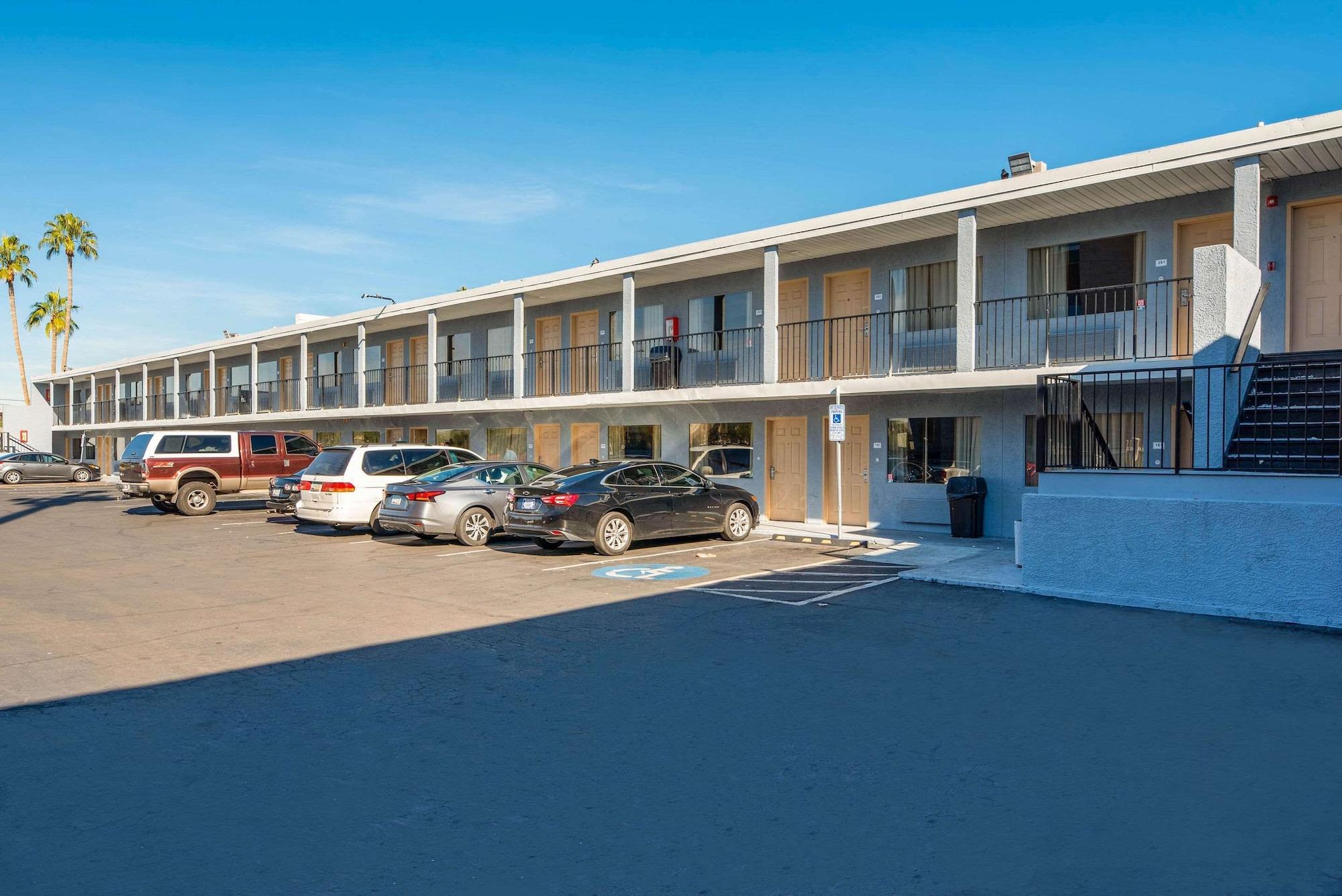 Varios Rodeway Inn Phoenix North I-17