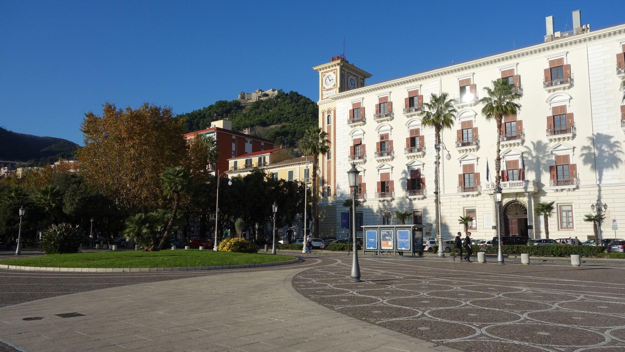 Vista Exterior B&B Centrale Salerno