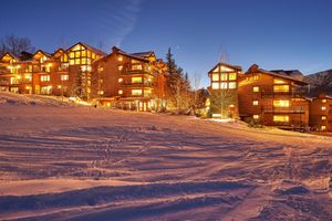 Alojamiento - The Crestwood Condominiums