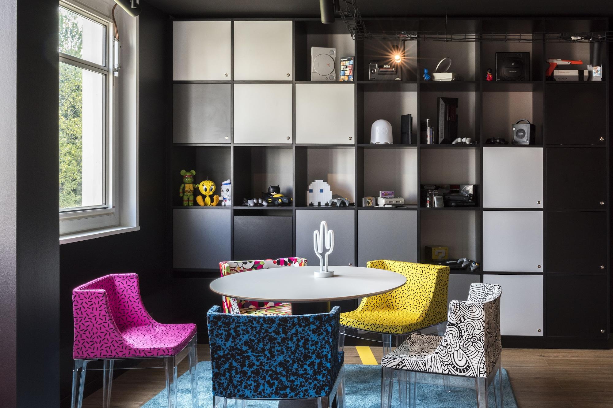 Vista Lobby ibis Styles Lyon Bron Eurexpo