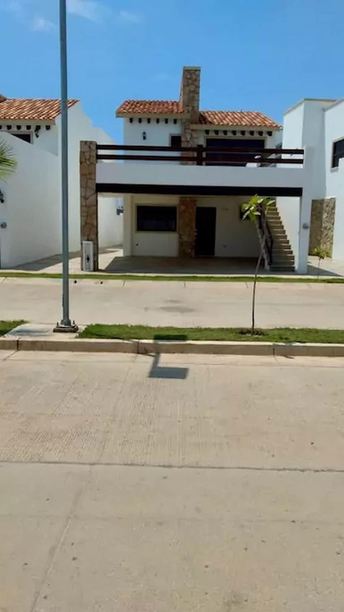 Vista Exterior Casa Sel