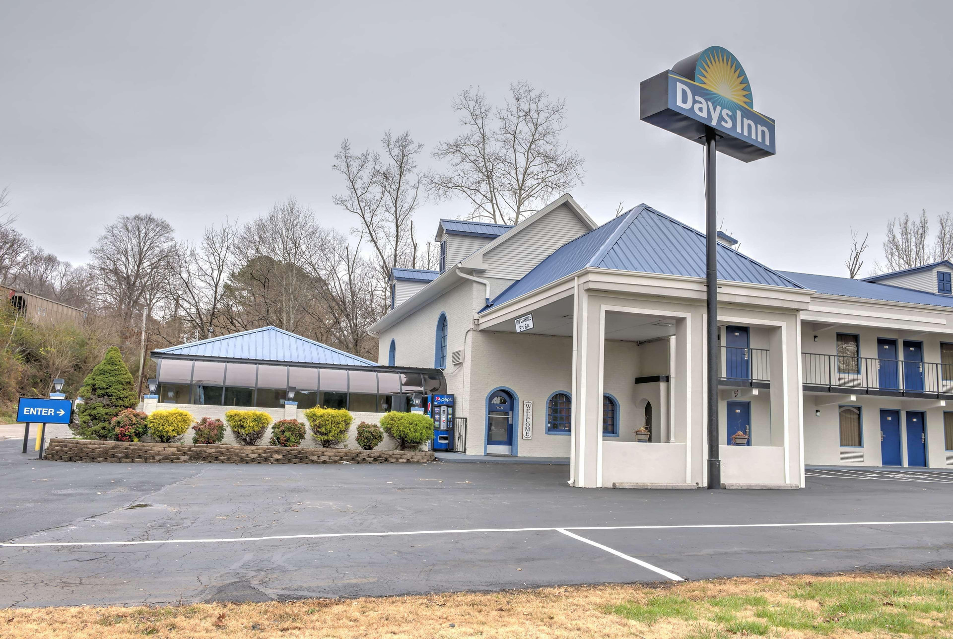 Vista Exterior Days Inn by Wyndham Harriman