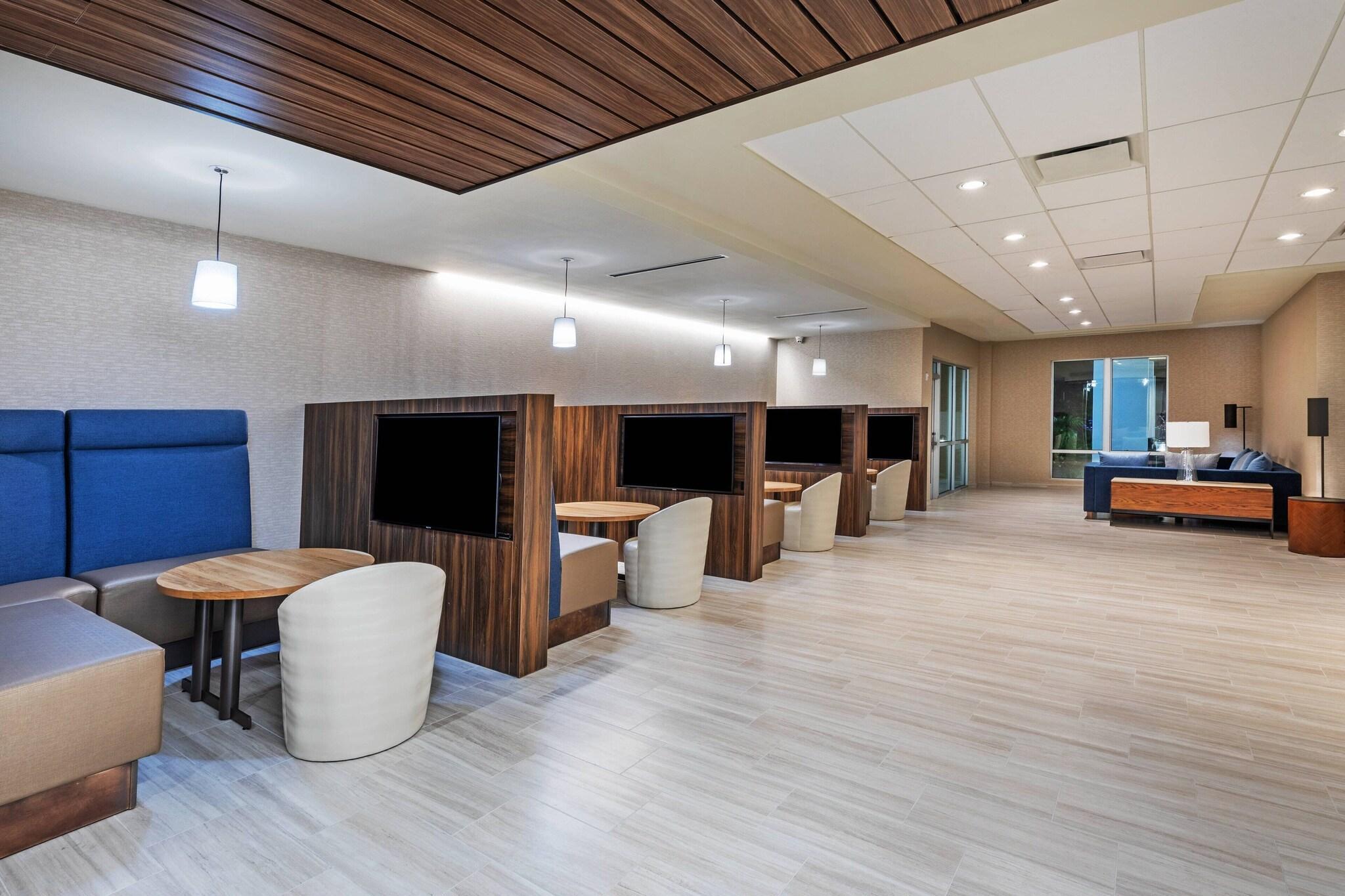 Vista Lobby Courtyard by Marriott South Padre Island