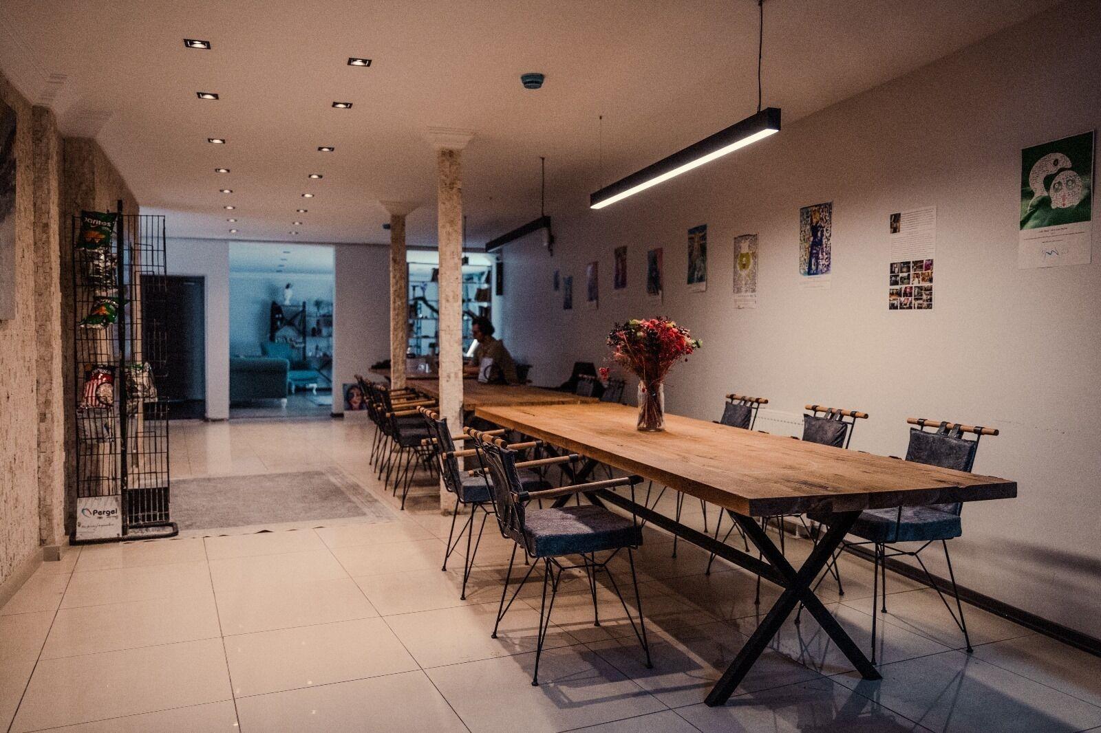 Vista Lobby Digital Nomad House