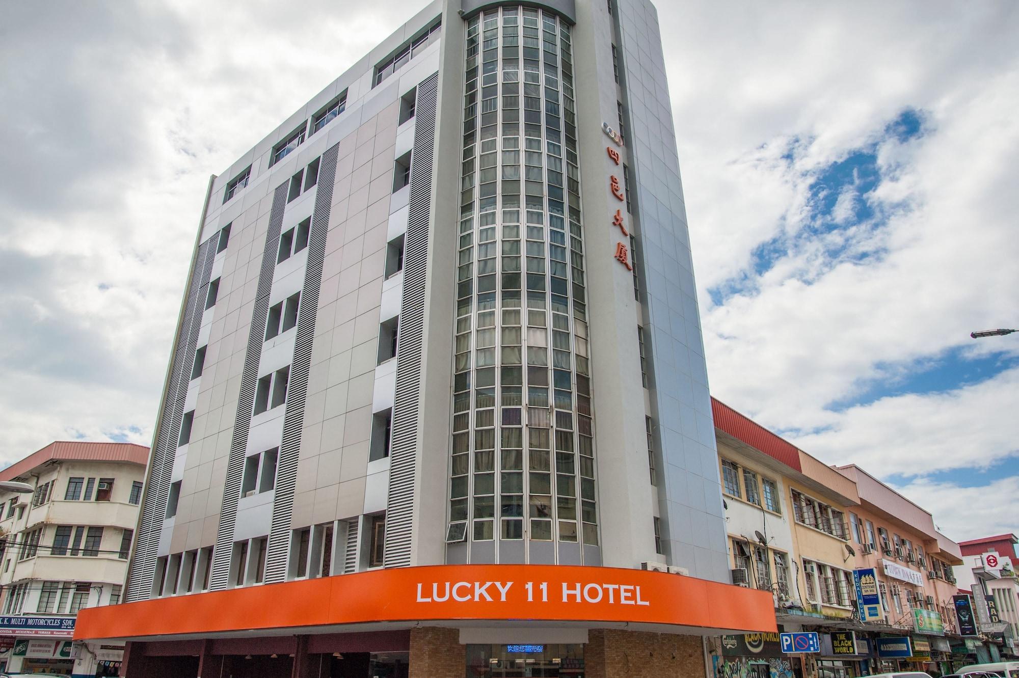 Varios Lucky 11 Hotel