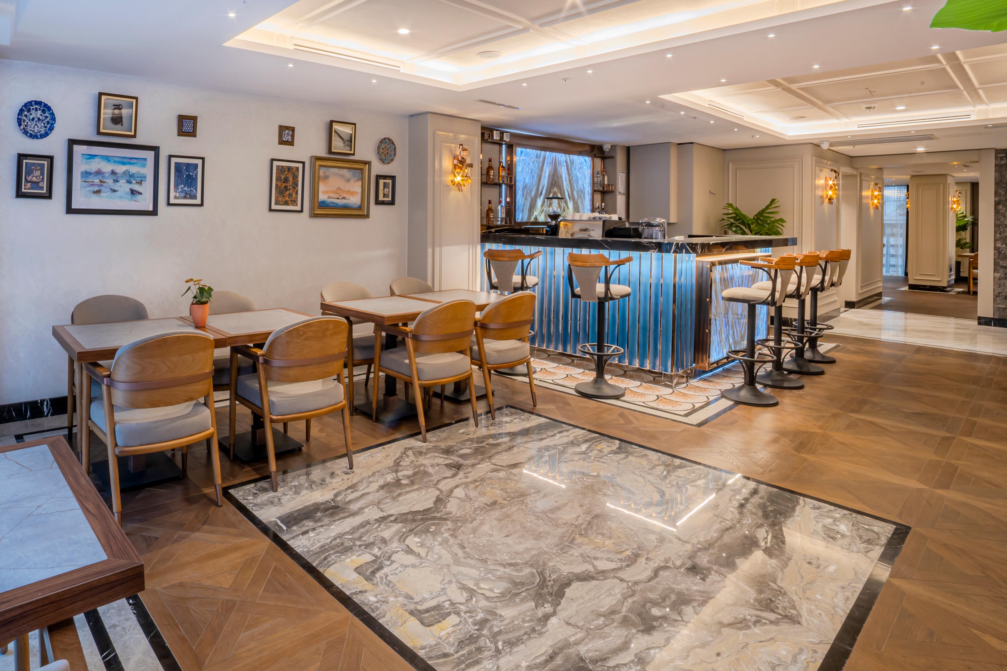 Vista Lobby Grand Hilarium Hotel