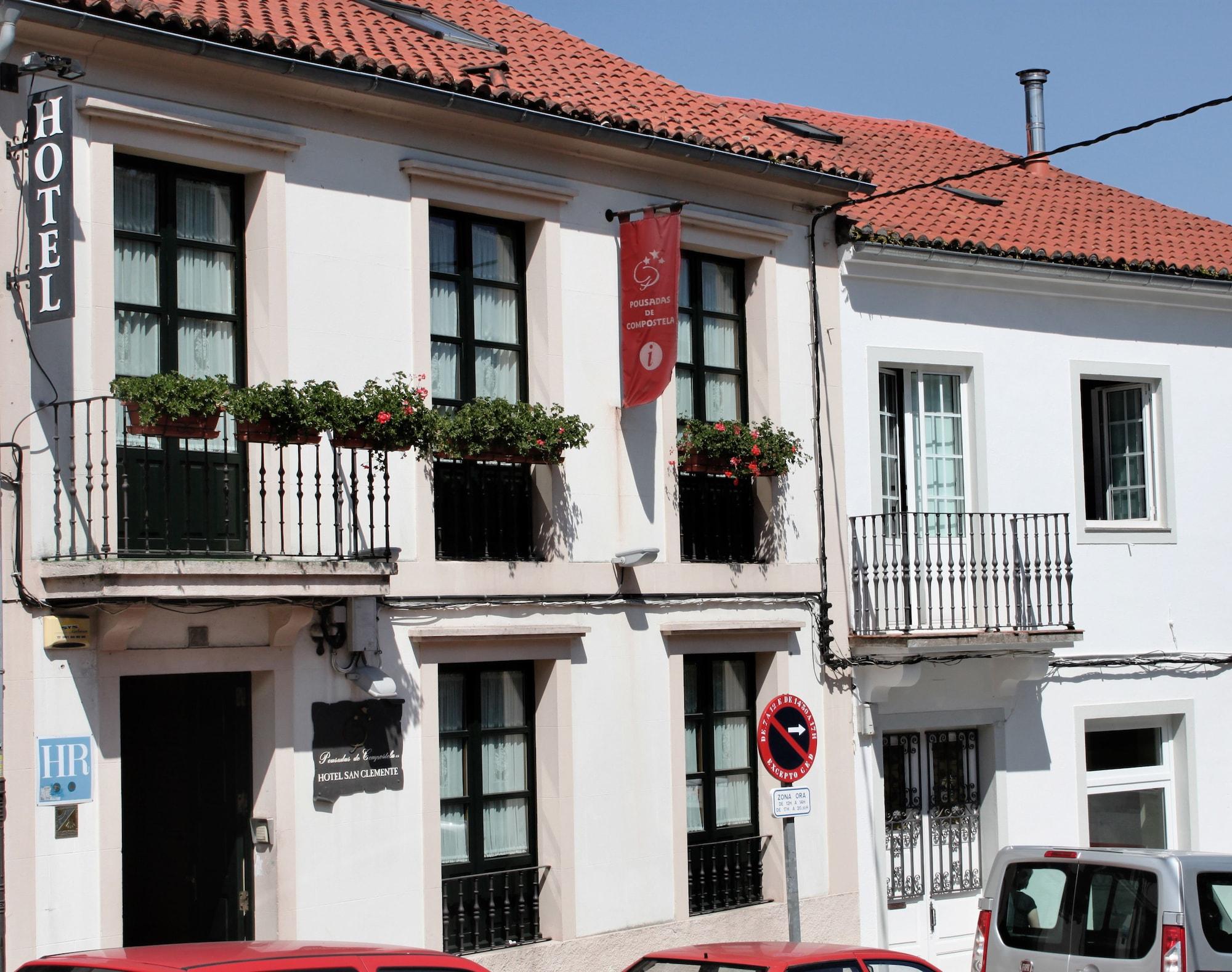 Vista Exterior Hostal San Clemente by Pousadas de Compostela