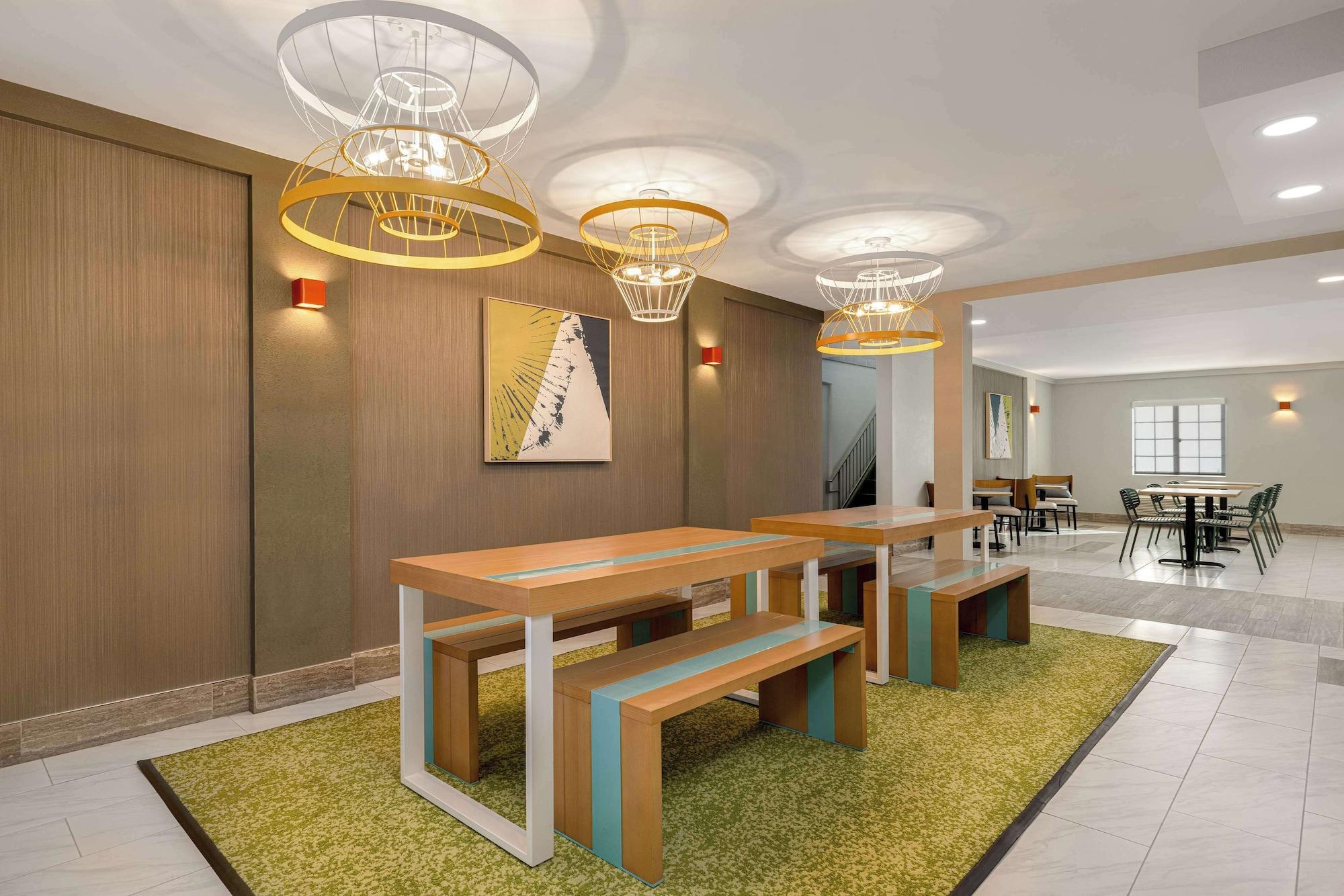 Restaurant Spark by Hilton Rock Springs