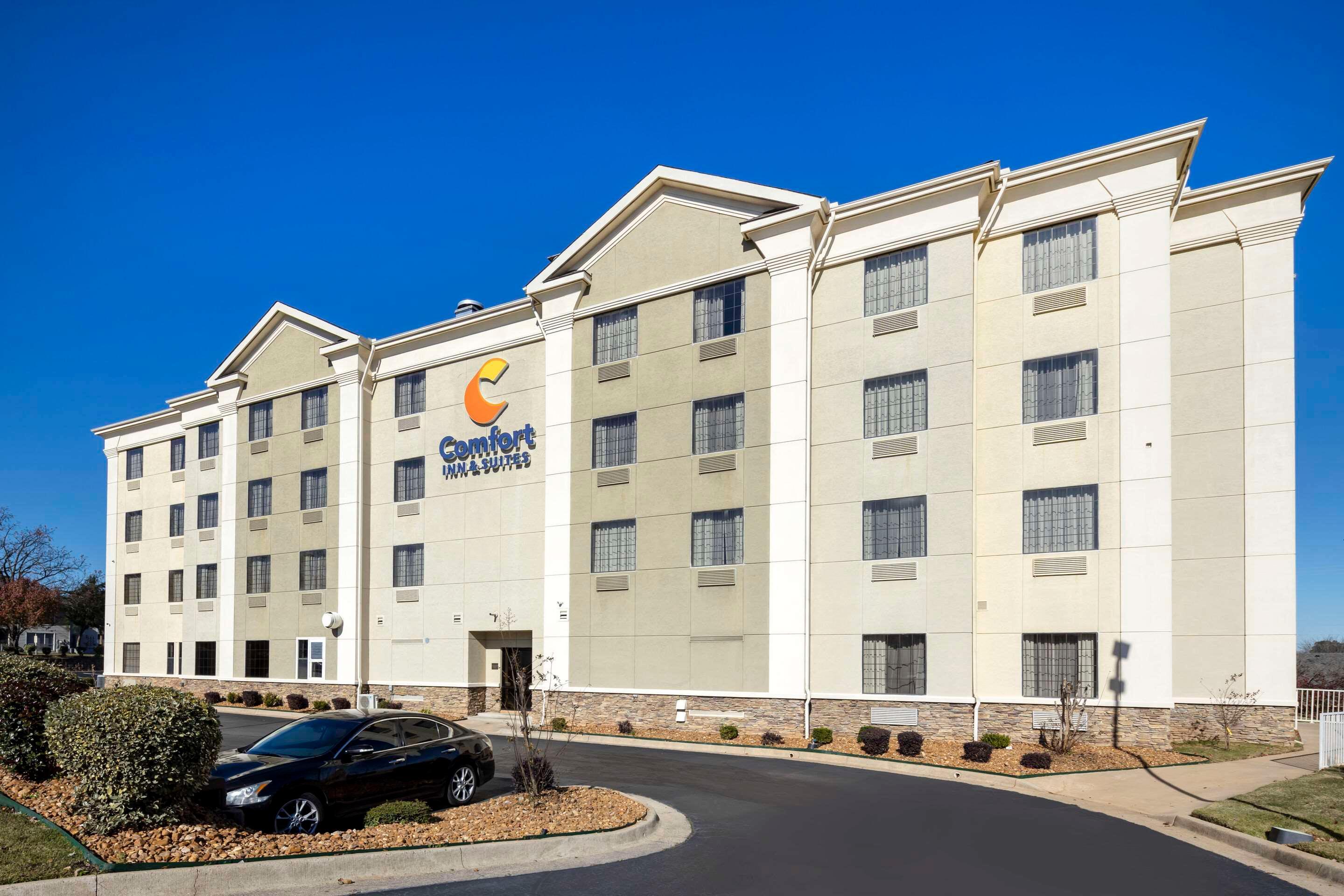 Vista Exterior Comfort Inn & Suites North Little Rock McCain Mall