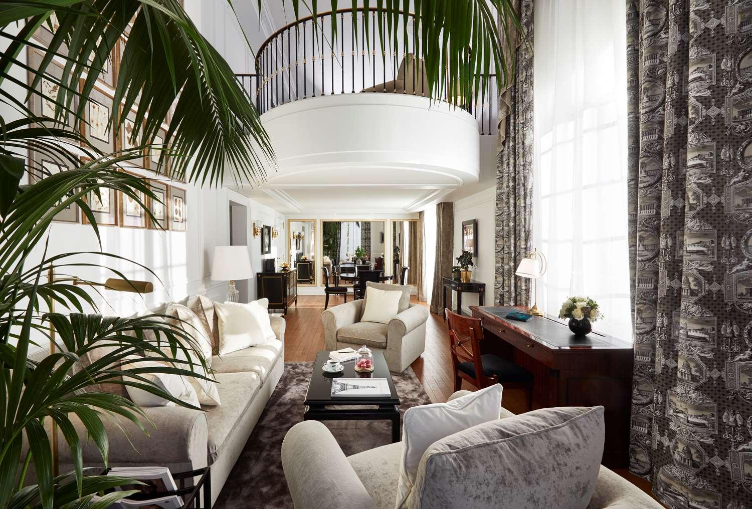 Hotel Shangri-La Hotel Paris