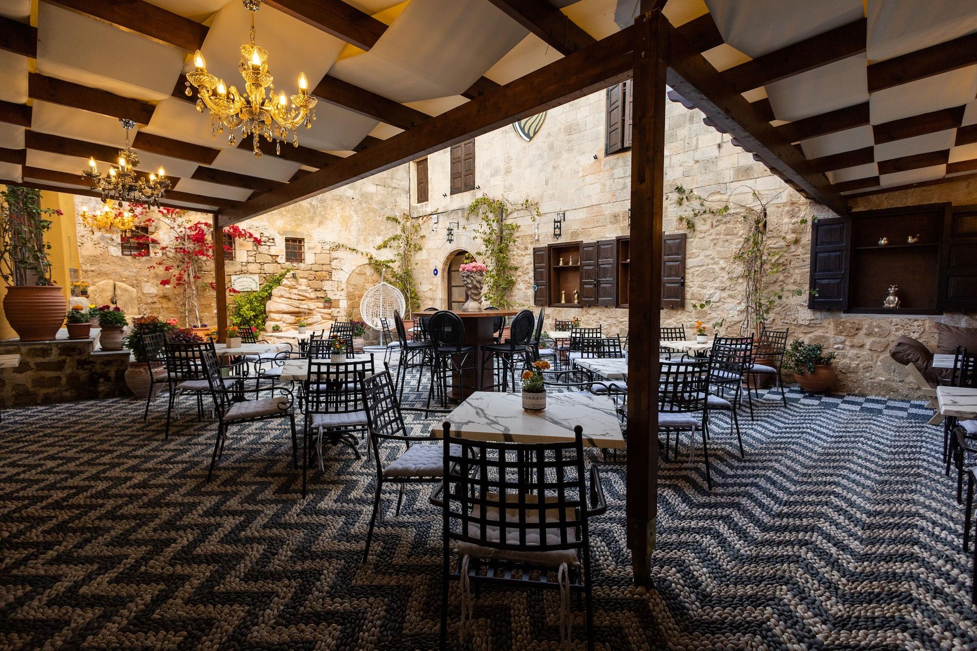 Restaurant April Medieval Hotel
