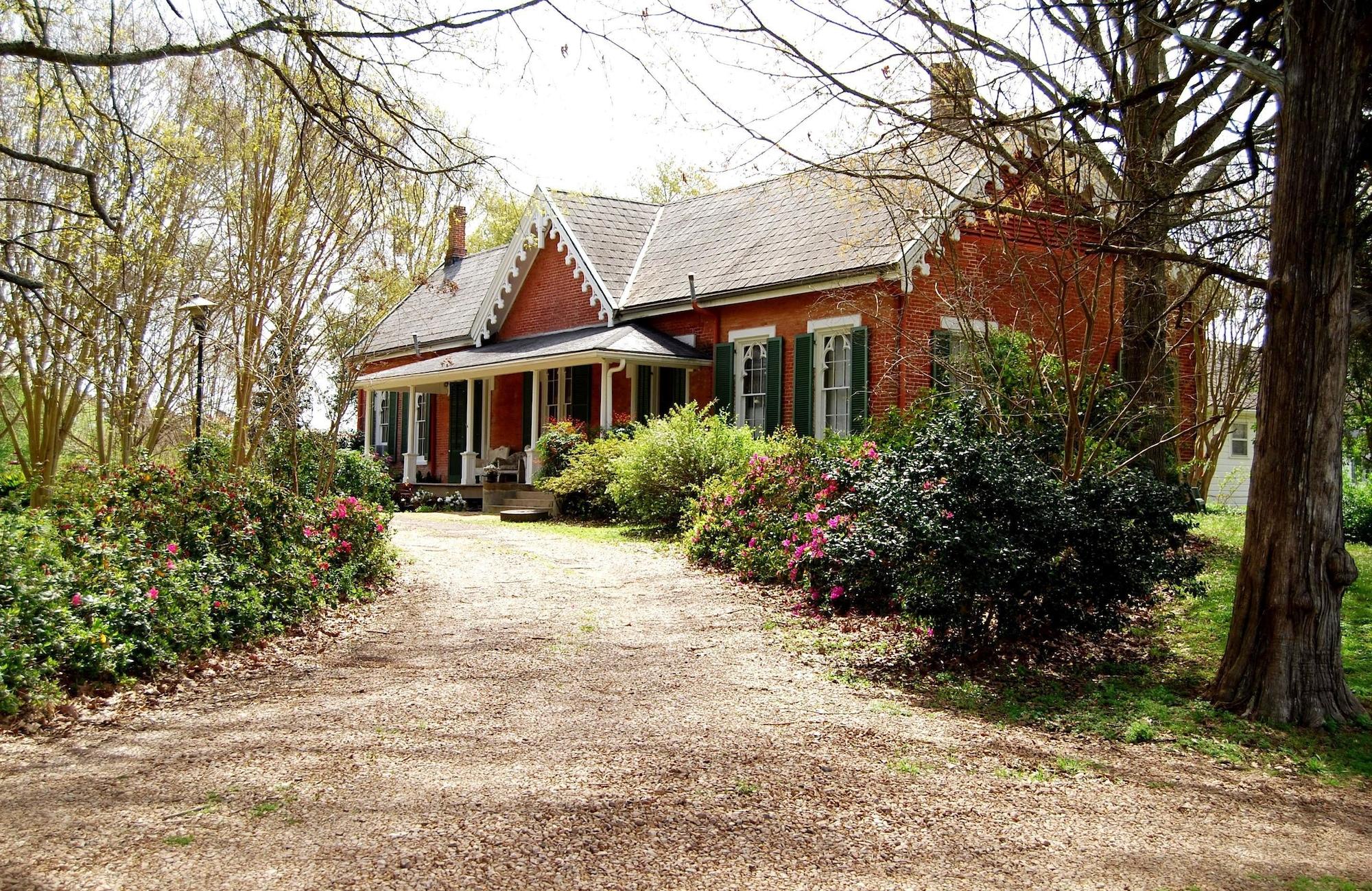 Varios Glenfield Plantation Historic B&B