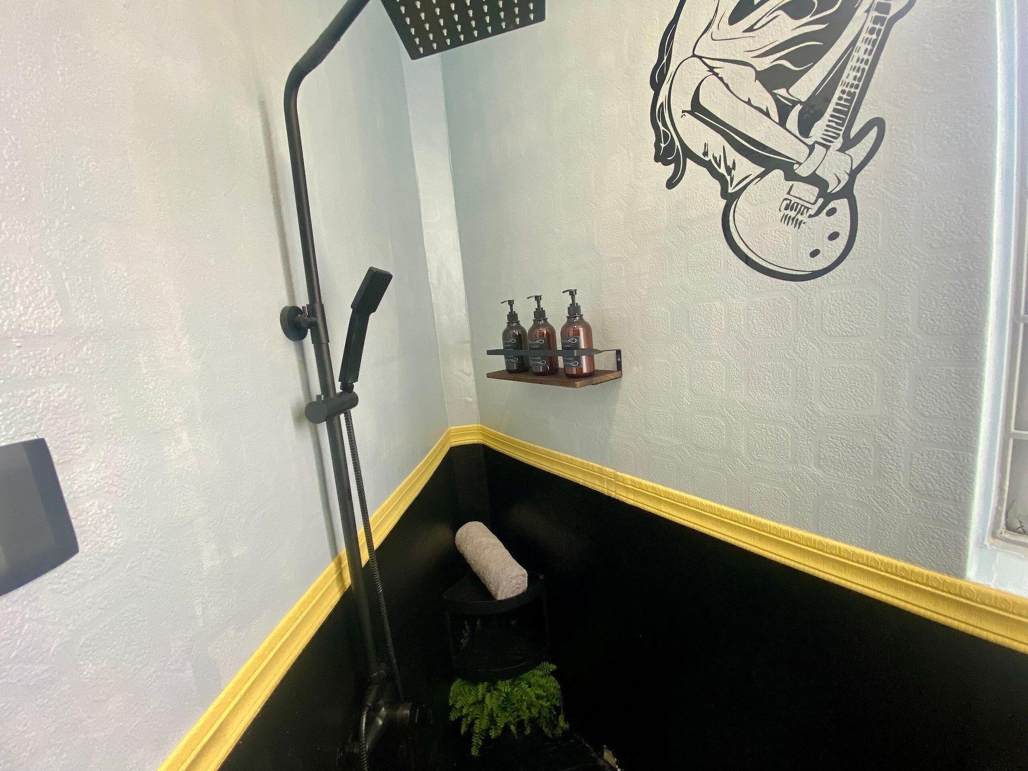 Varios Music Guest House