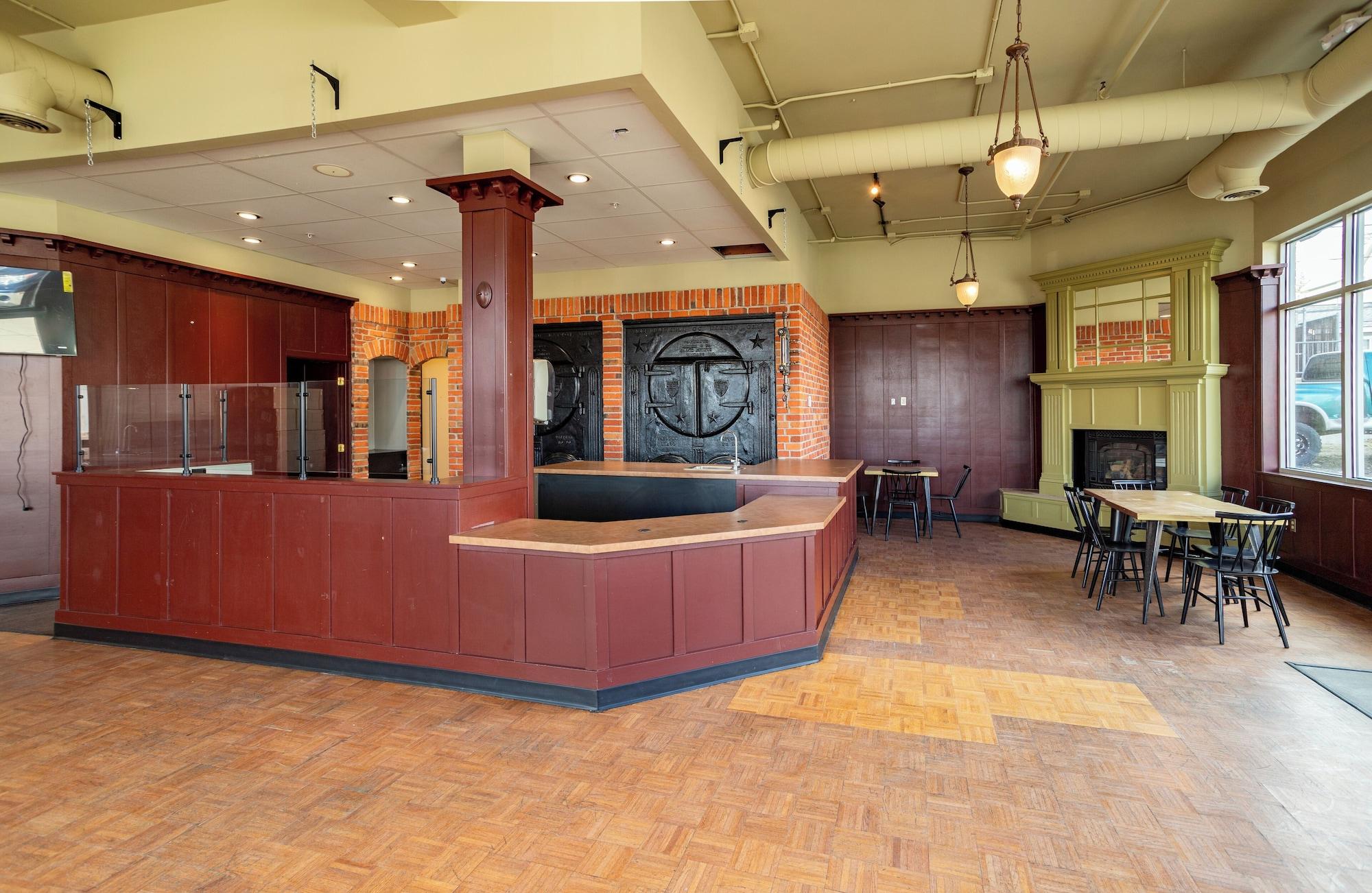 Restaurant Brewster Hall