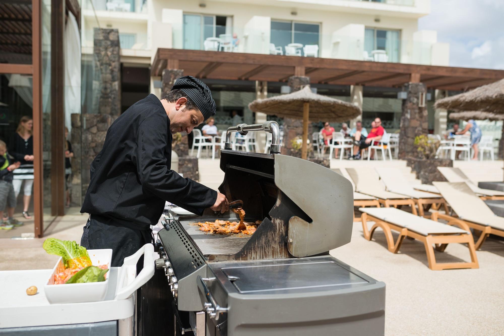 Restaurant Hotel HD Beach Resort & SPA